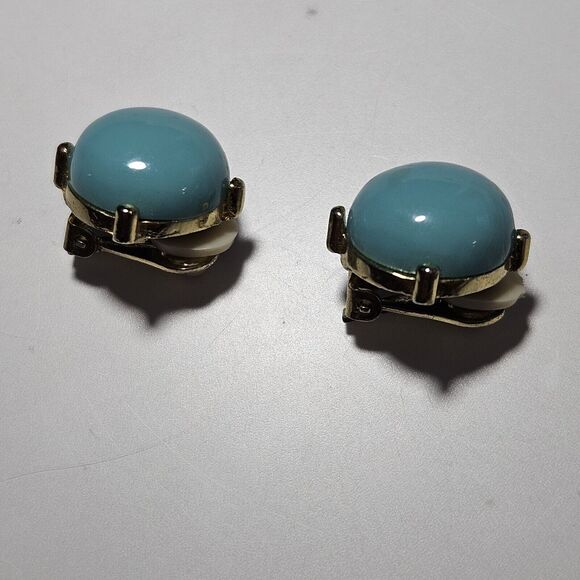 Vintage Gold Tone Round Blue Bead Clip On Earrings - Picture 8 of 10